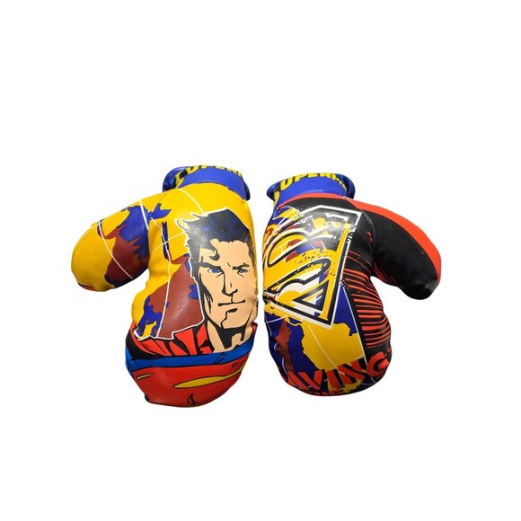 DC Comics Superman Kid Vintage Boxing Gloves - Picture 7 of 10